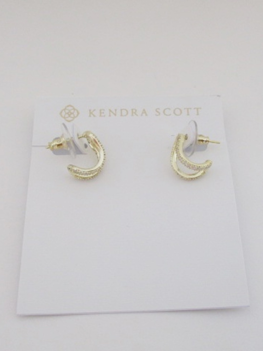 KENDRA SCOTT - Dapne Pave Gold Huggie Earrings